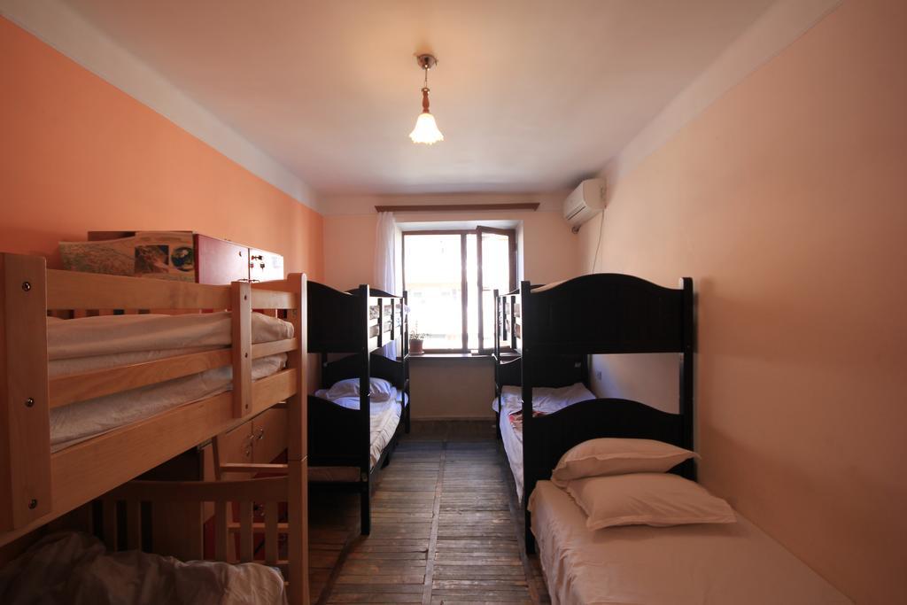 Center Hostel And Tours Erevan Quarto foto